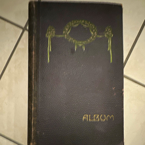 Fotoalbum mit geprägtem